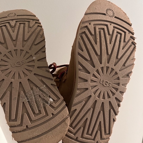 Ugg Funkura Booties Size 8 - Picture 4 of 6